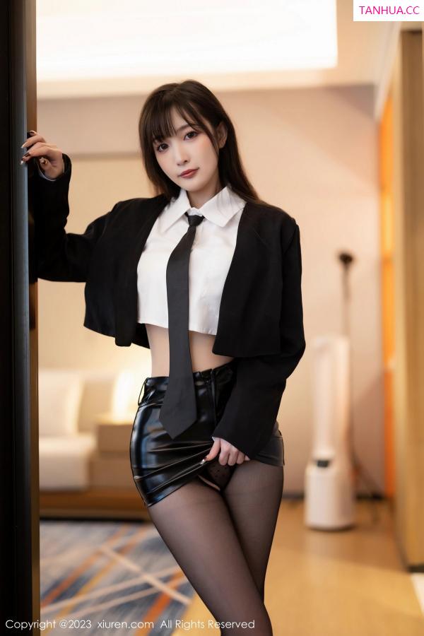 林星阑  [XiuRen]高清写真图 2023.04.27 No.6651 林星阑 黑丝美腿第14张图片